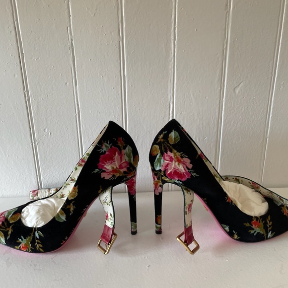 GUCCI Sylvie Pointy Toe Mary Jane Pump (Women) Size 40 Great Condition Worn Once - Picture 13 of 16